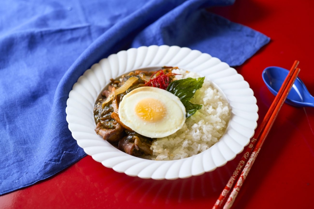 成城石井「成城石井自家製 五香粉とバジルで味わう台湾風三杯鶏飯」