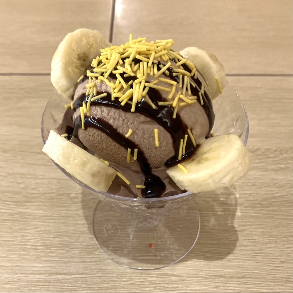 CHIMMYとSHOOKYのチョコバナナパフェ