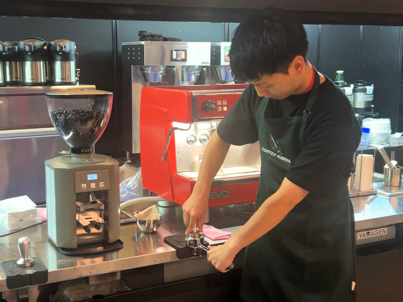 バリスタ体験で自分だけのアイスフェラテを味わえる