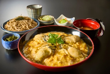 和食麺処サガミ「“広島名物”牡蠣丼と麺(牡蠣入りみそ汁付き)」