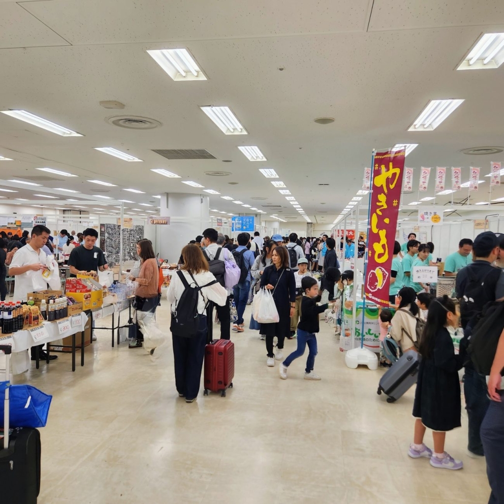 『コープみらいフェスタ』会場 多くの家族連れでにぎわった