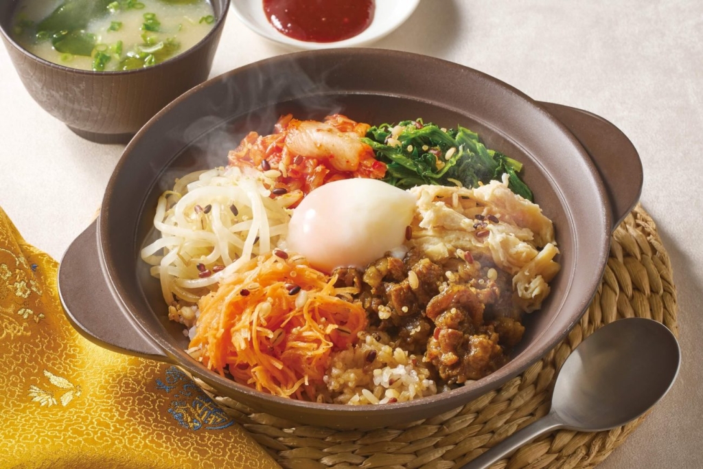 炭火焼肉と彩り野菜の十三穀米美ビンバ(みそ汁・コチュジャンつき)