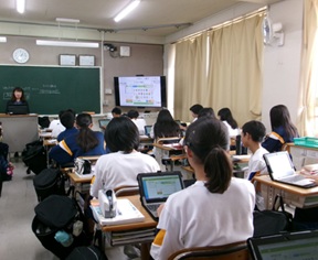 栄養教諭による授業の様子