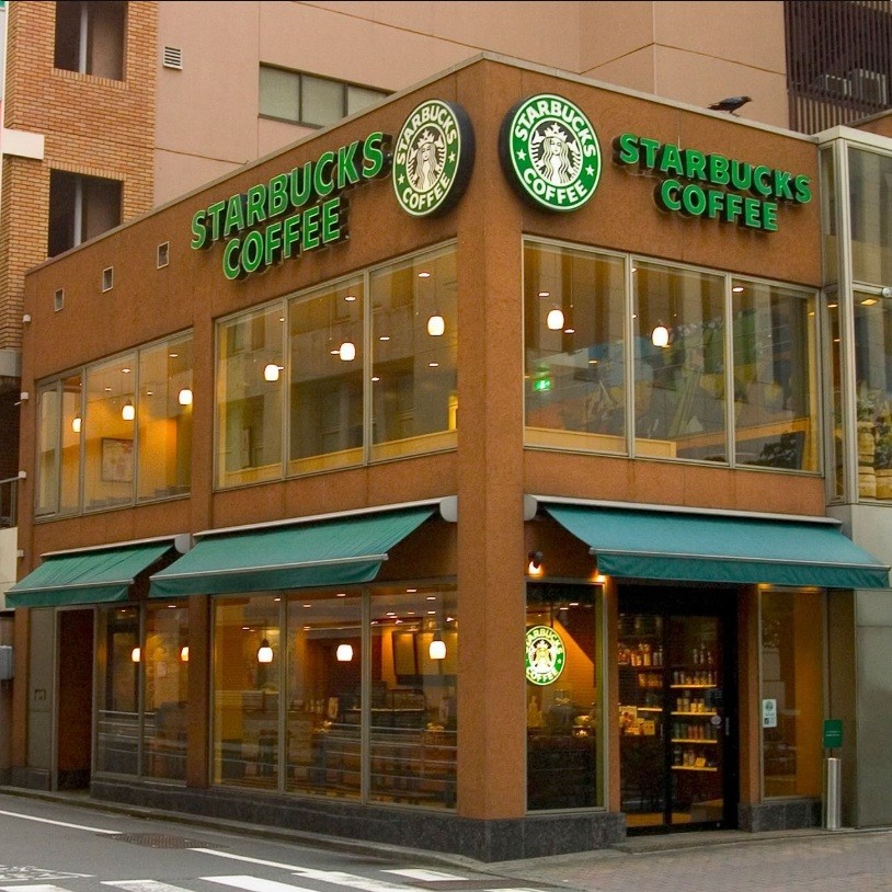 1996年8月2日にオープンしたスターバックス1号店(銀座松屋通り店)