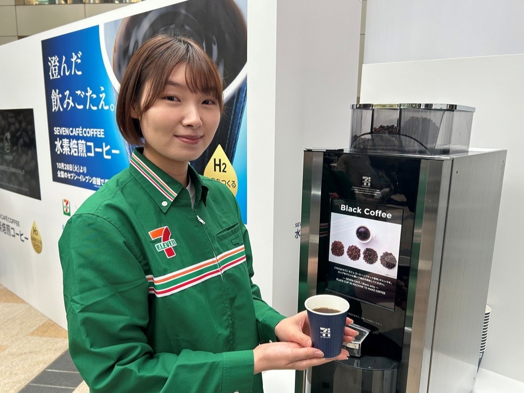 定番品として展開する「セブンカフェ 水素焙煎コーヒー」