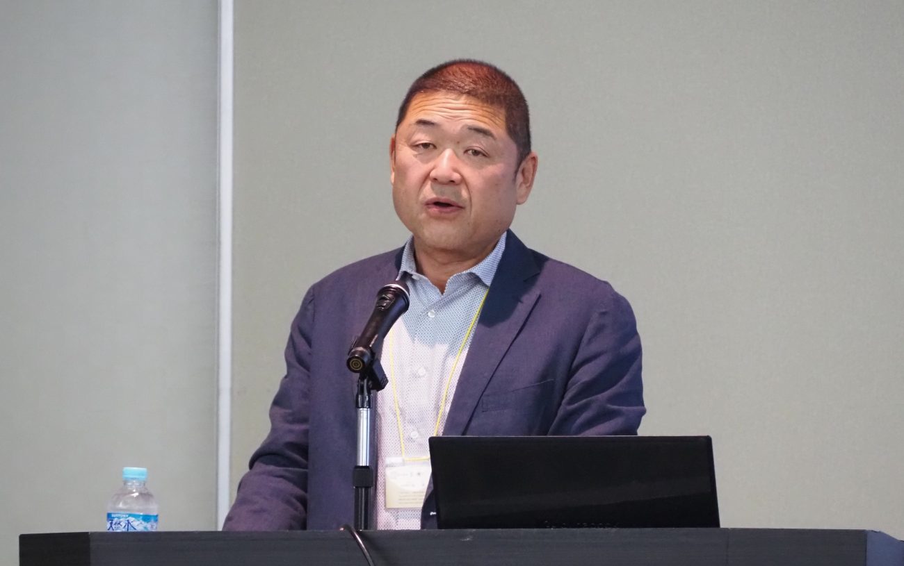 泉屋、泉雅晴代表