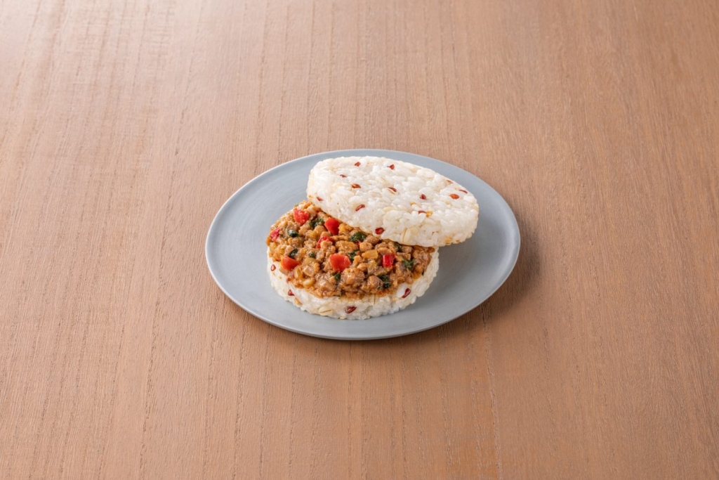 テーブルマーク「雑穀ライスバーガー ガパオライス味」