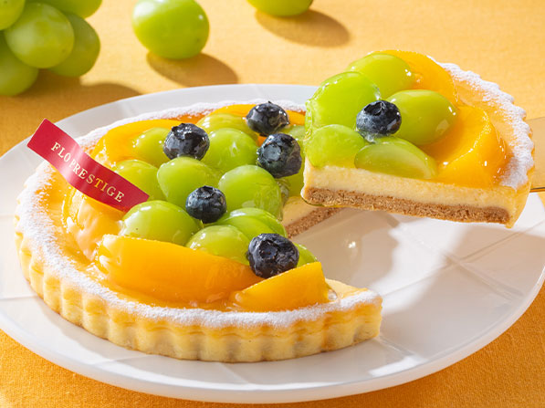 フロプレステージュ「シャインマスカットと黄桃のタルト~チーズ~」