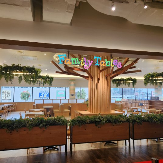 フードコート内 ファミリー向けのスペース