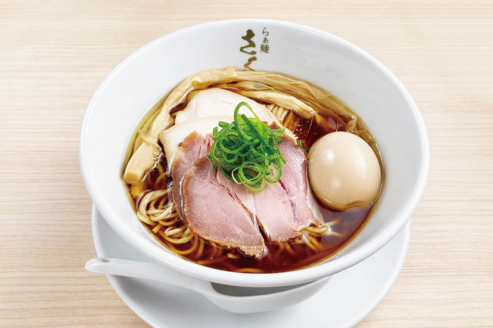 醤油らぁ麺　通常価格880円。これが500円で食べられる