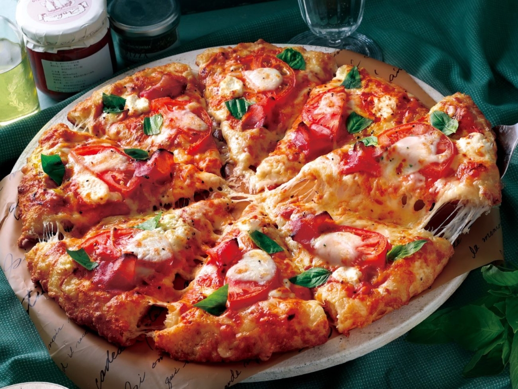 生ハムの贅沢マルゲリータ～トマトクリーム仕立て