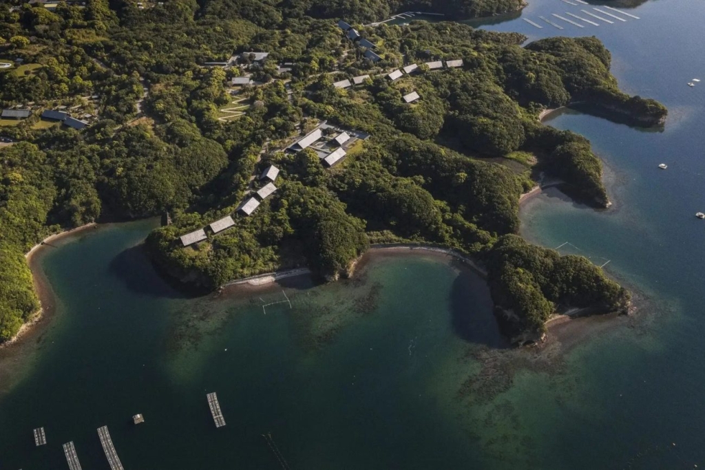 英虞湾沿岸　伊勢志摩国立公園の森に囲まれた「アマネム」