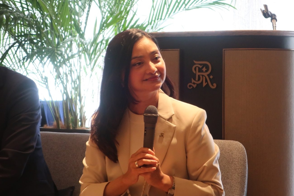 ルナ・バズラチャリャ総支配人