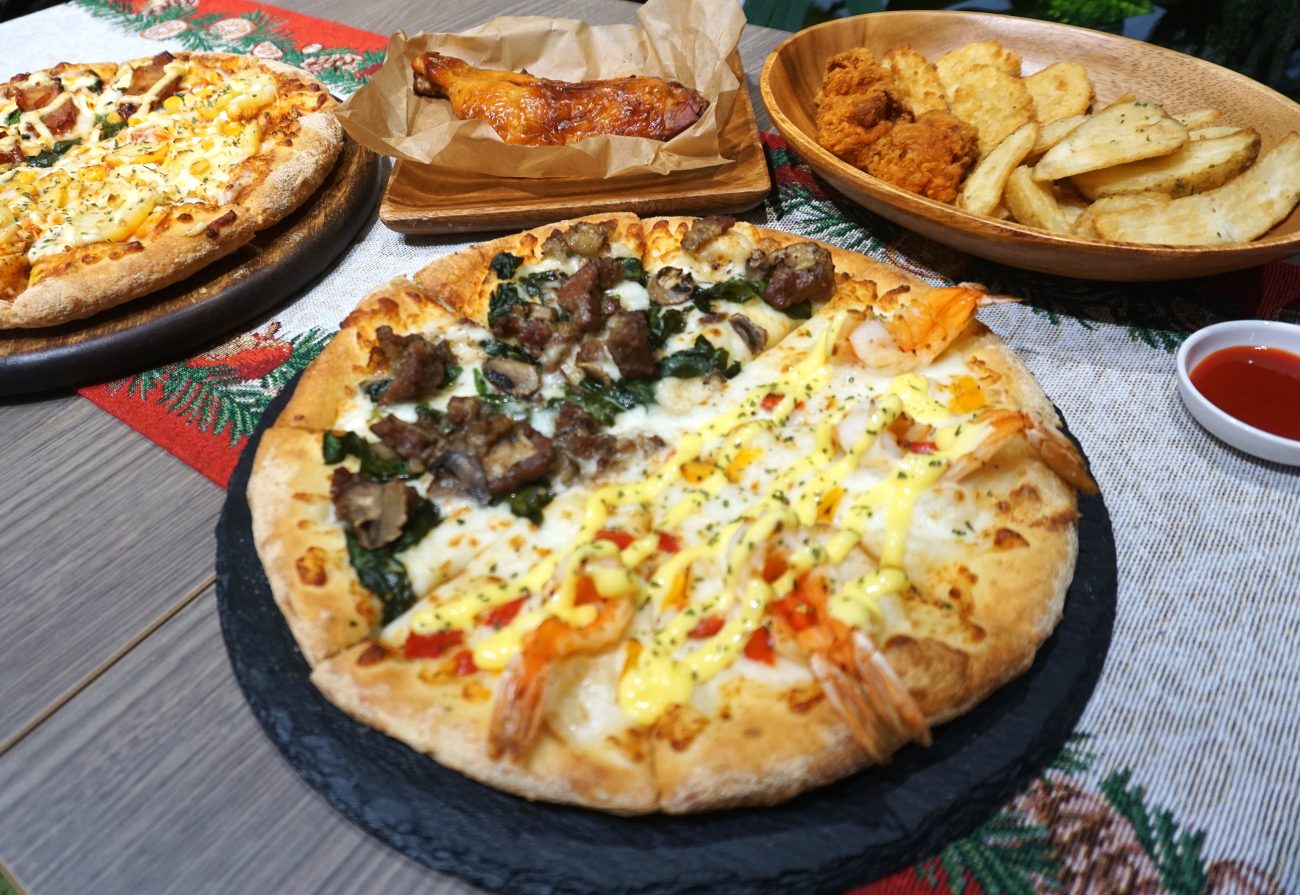 ドミノ･ピザ「炭火焼ビーフと海老の贅沢ハーフ&ハーフ」