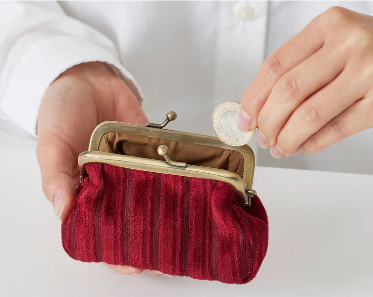 ソファー柄がま口