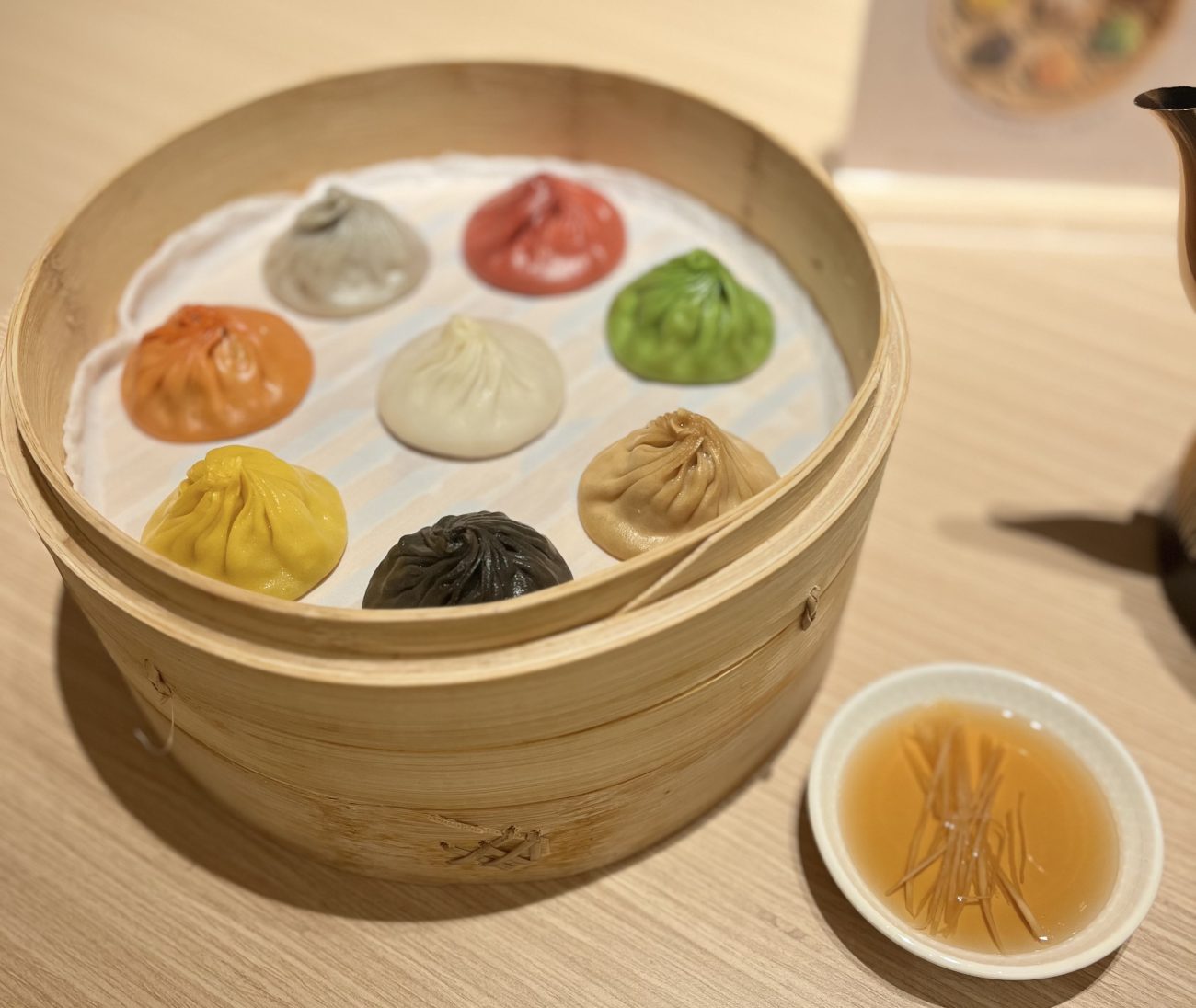 パラダイスダイナスティ「特製八色小籠包」