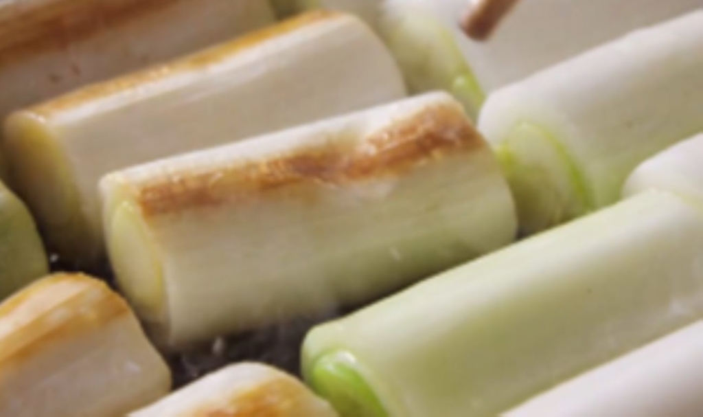 焼き目をつけた香ばしさと甘み引き立つ白ねぎ