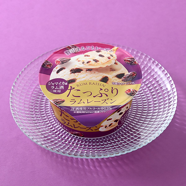 ファミマ「たっぷりラムレーズン」税込270円