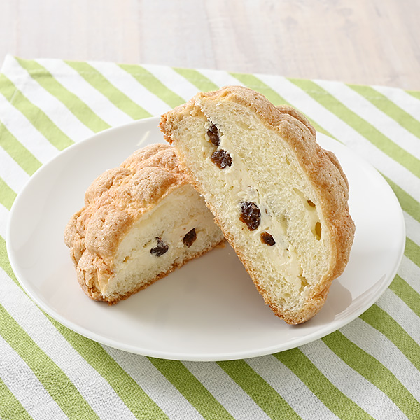 ファミマ「ラムレーズンバターメロンパン」税込190円