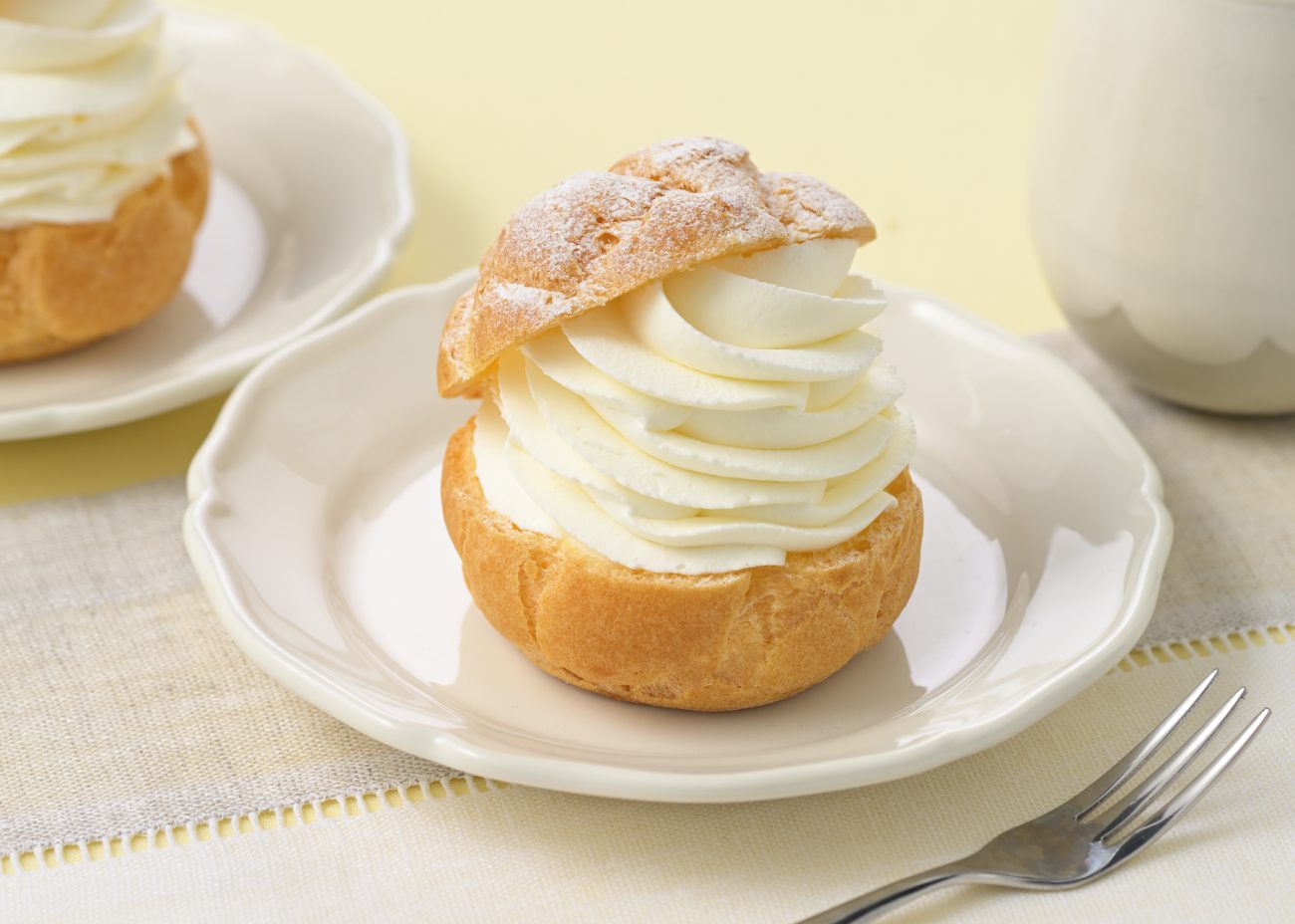 「Wシュー(クリーム&カスタード)」ホイップクリーム50%増量