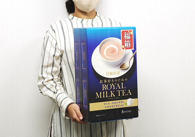 5000円福箱は「ロイヤルミルクティー」パッケージの配送箱入り