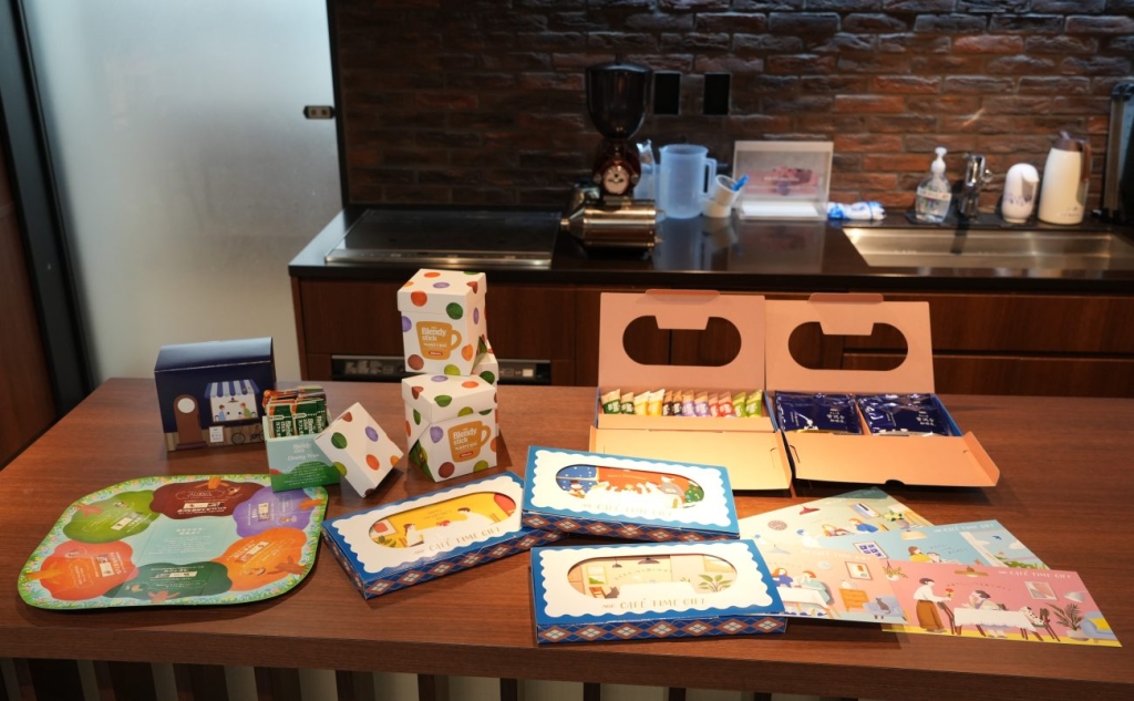 味の素AGFが新発売した「語らいのひととき」を楽しむためのカジュアルギフト各種