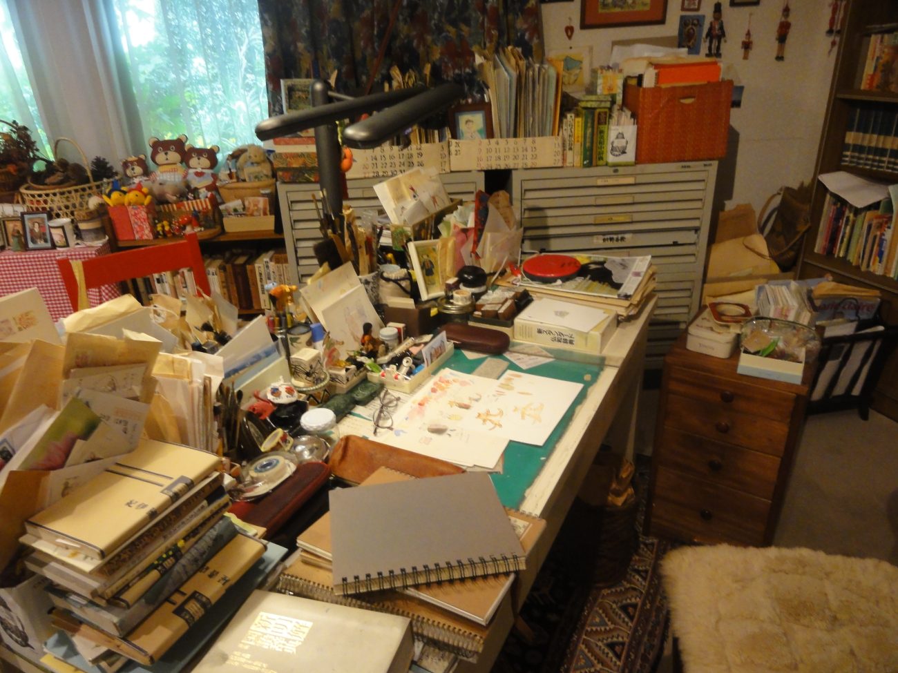 「山脇百合子の仕事部屋」展～ごちゃごちゃから見えるもの～