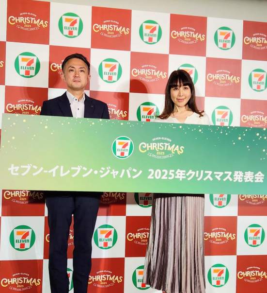 セブン齋藤氏(左)とフードジャーナリストの岩谷貴美氏（右）