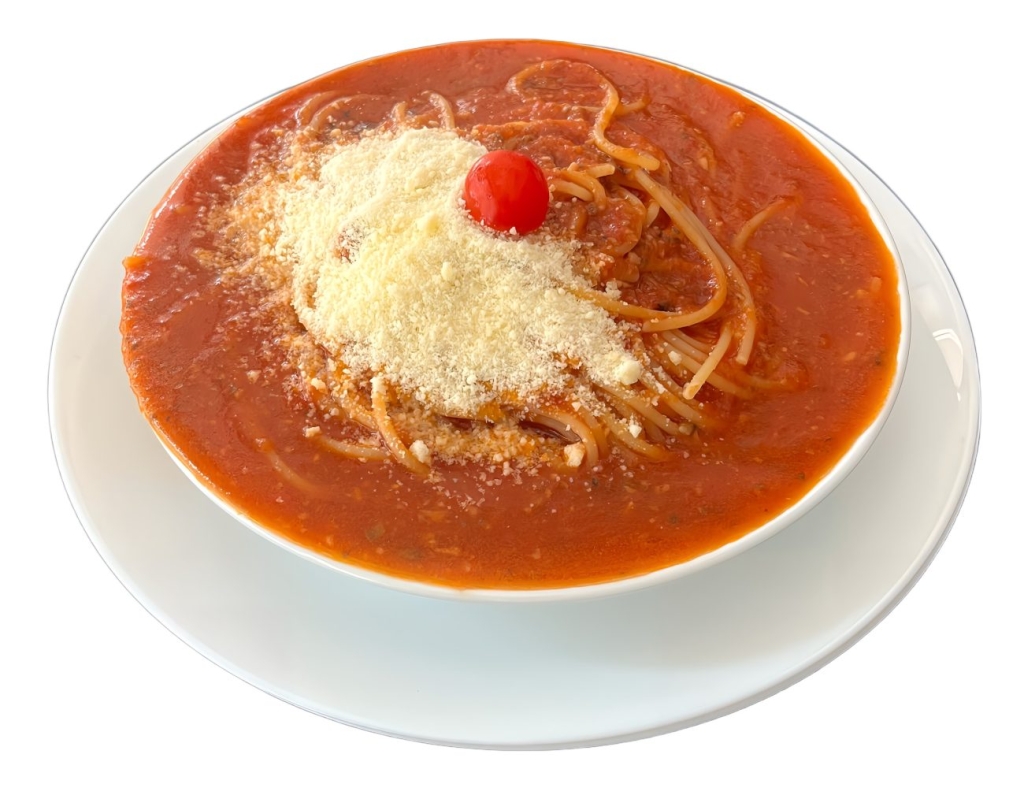 看板メニューのトマトパスタ（写真はパルメザンチーズ入り）