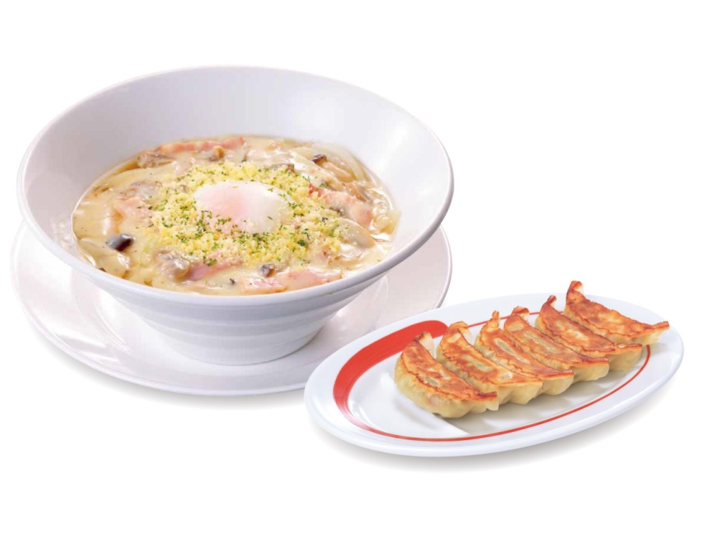 「カルボらーめん餃子セット」