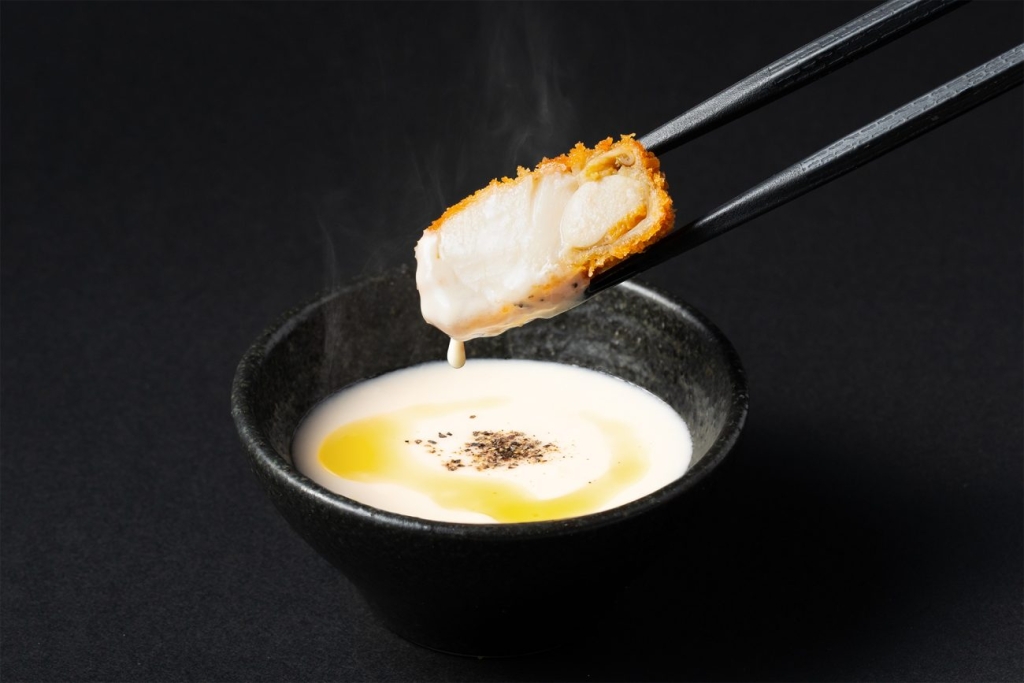 トリュフ香る温かなクリームソースで上品な味わいが楽しめる