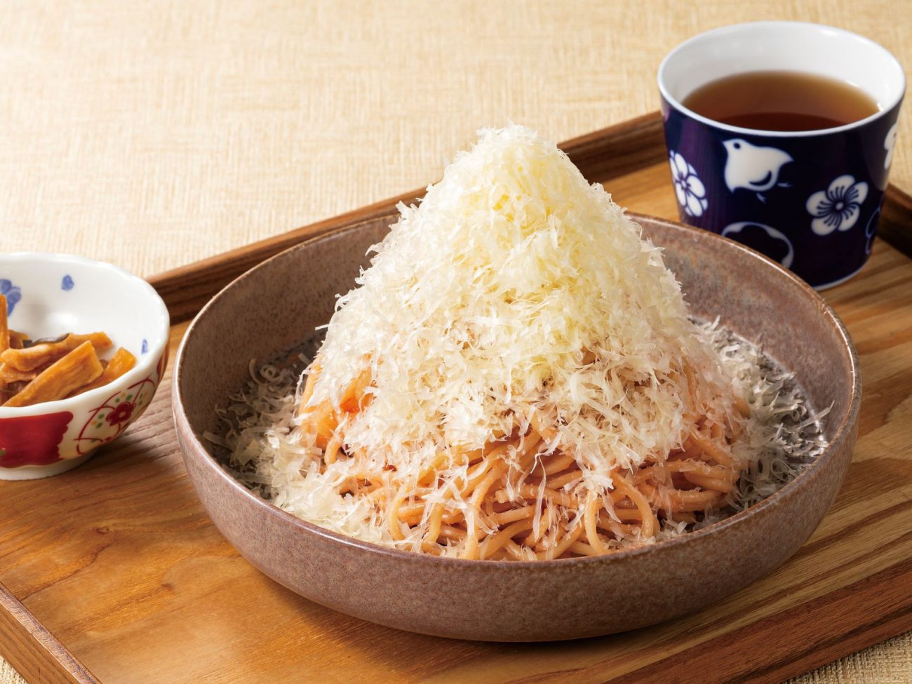 「削りたてチーズの雪山たらこスパゲティ」
