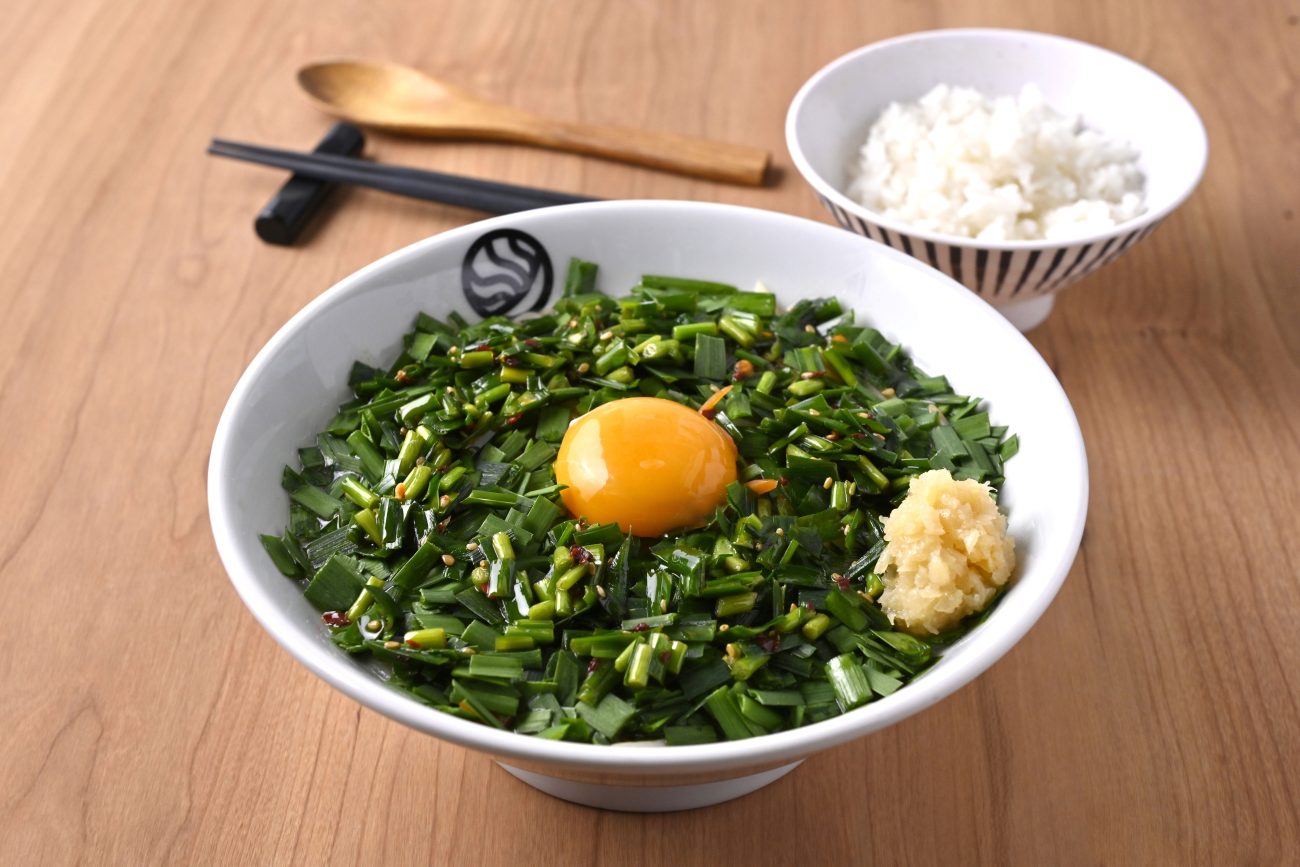 ヤリスギニラタマニンニクちゃんぽん（禁断の〆めし付き）並 1,408円・小 1,353円