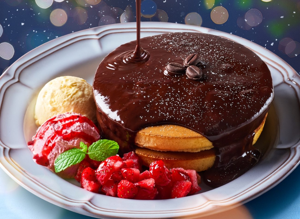 2025年のチョコレートホットケーキは苺の甘酸っぱさをプラス