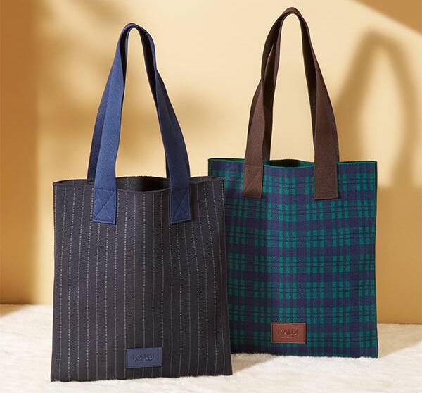 カルディコーヒーファーム「ウィンターバッグ」ネイビー/グリーン