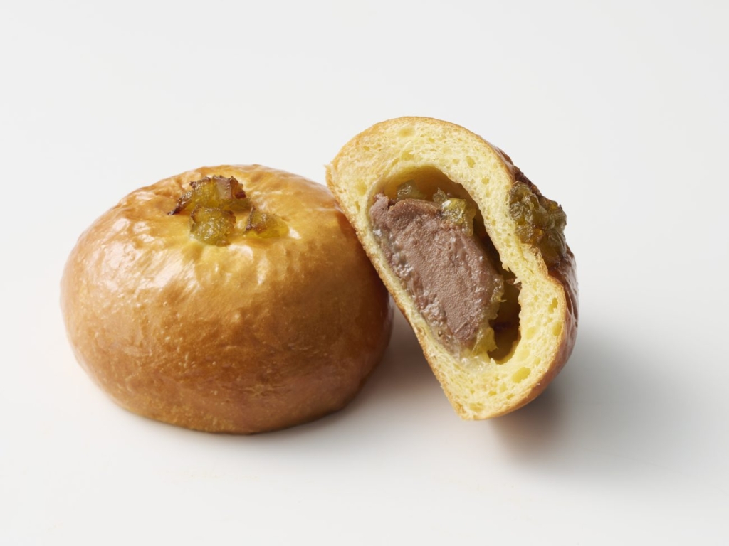 京都四条店限定「カカオと梅と求肥のもちもちクリームパン」