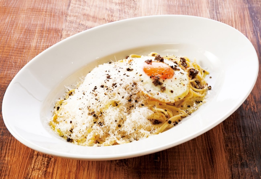 壁の穴「禁断のカチョ・エ・ペペ」