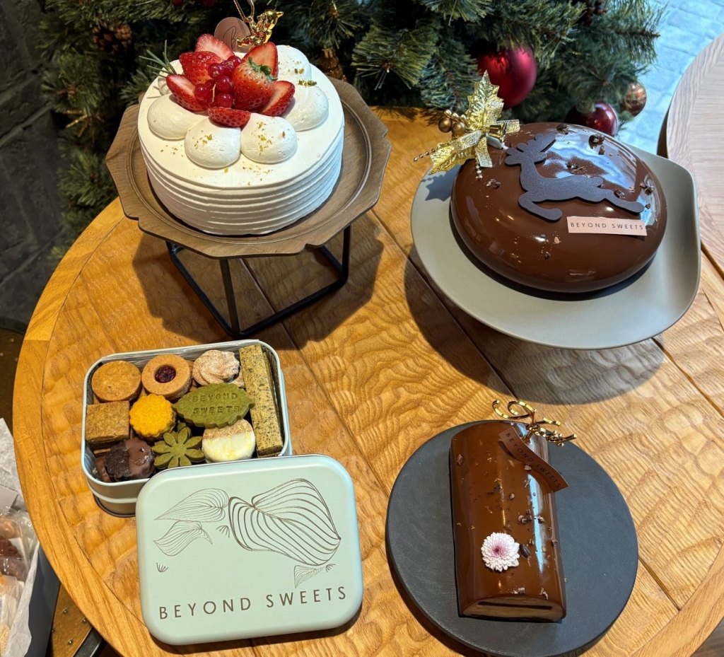 いずれも白砂糖不使用・グルテンフリー。クリスマス限定クッキー缶(左下)も