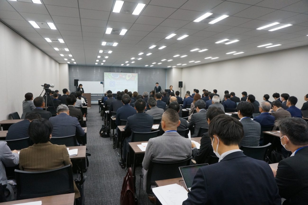 設立フォーラム・懇親会に想定を超える140名以上が参加した