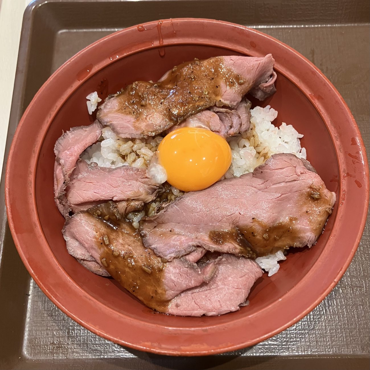 すき家「ローストビーフ丼」(並盛)