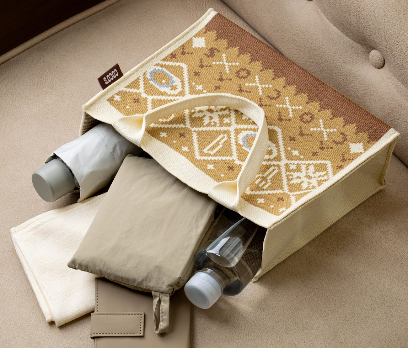 包み焼きハンバーグ柄ニットバッグ（中身はイメージ）