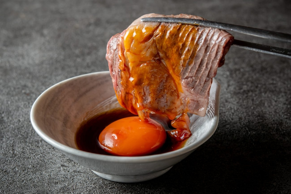 タレと絡めて食べる