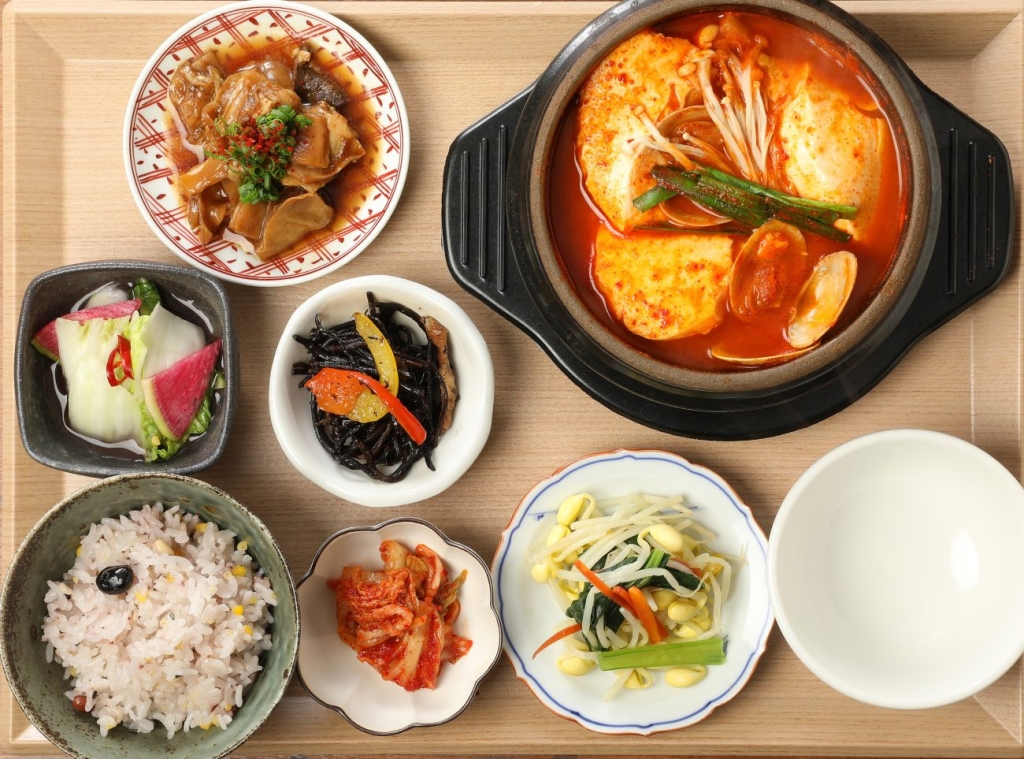 「手作り豆腐のスンドゥブ定食」