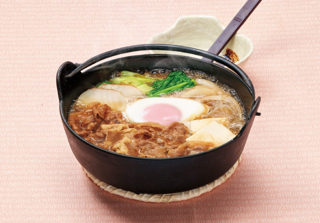 特別価格で提供する「肉すきうどん」