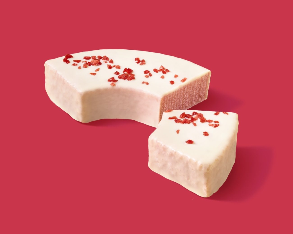 ファミマ いちごのバウムクーヘン