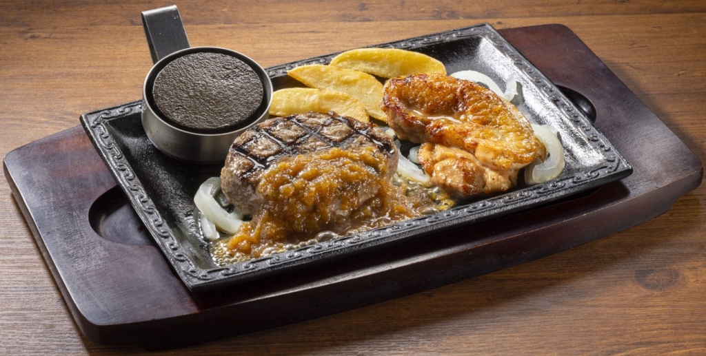 超粗びきステーキバーグ&炭焼き風チキングリル