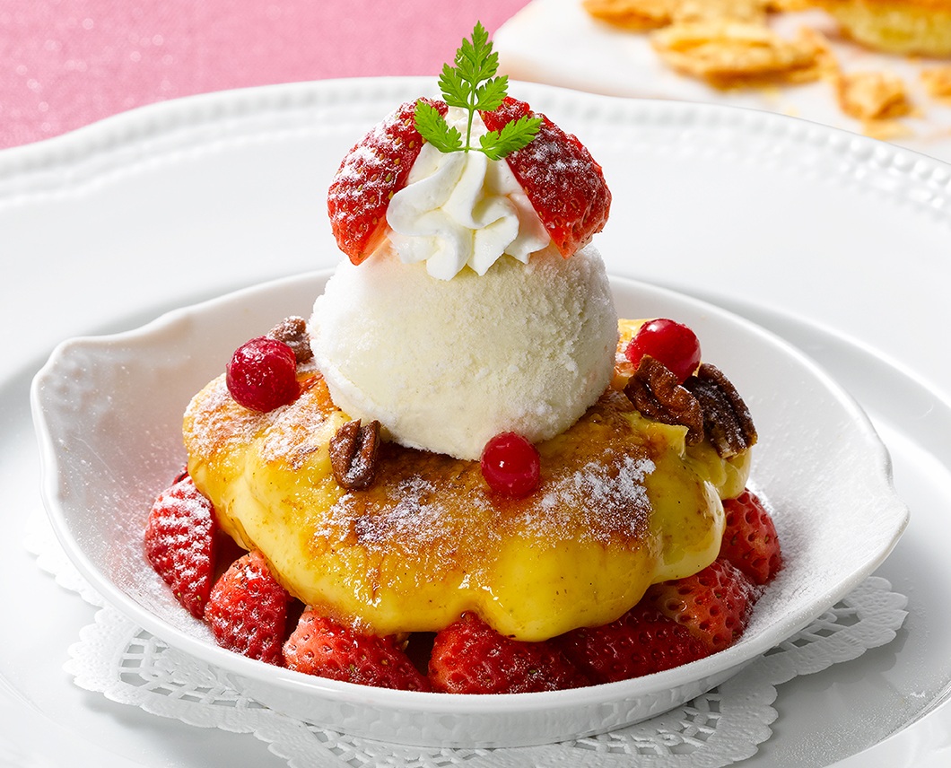 ロイヤルホスト「苺のパイ・ア・ラ・モード」