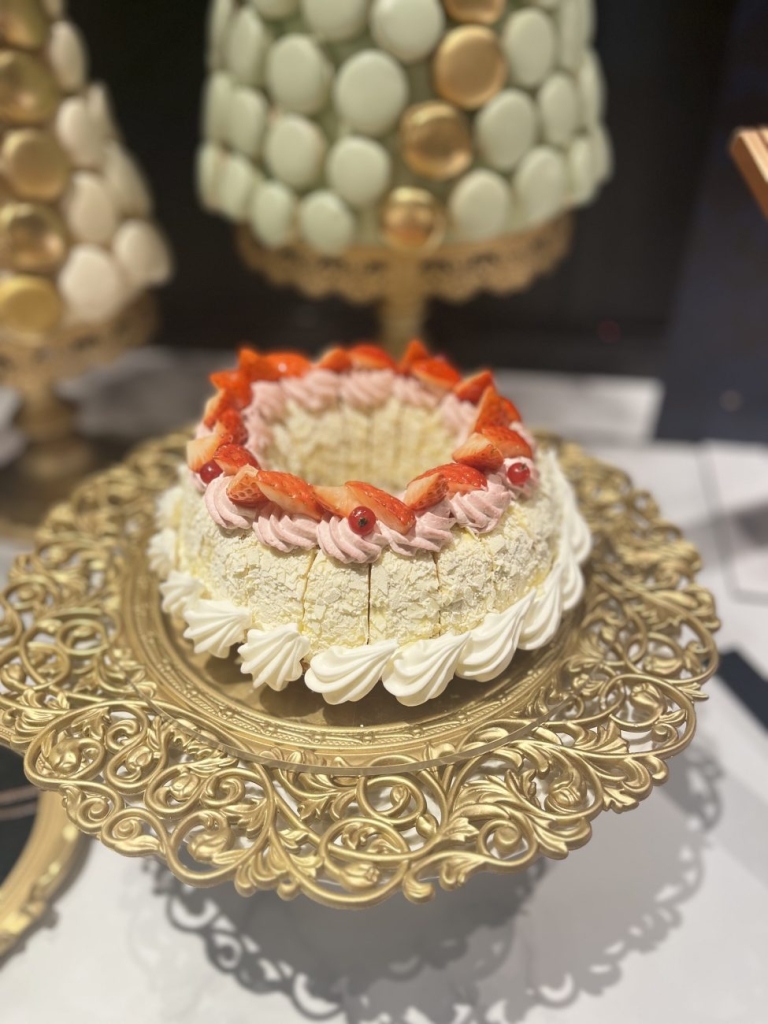 ドイツ菓子「クランツ」をアレンジした「王妃のクラウン」