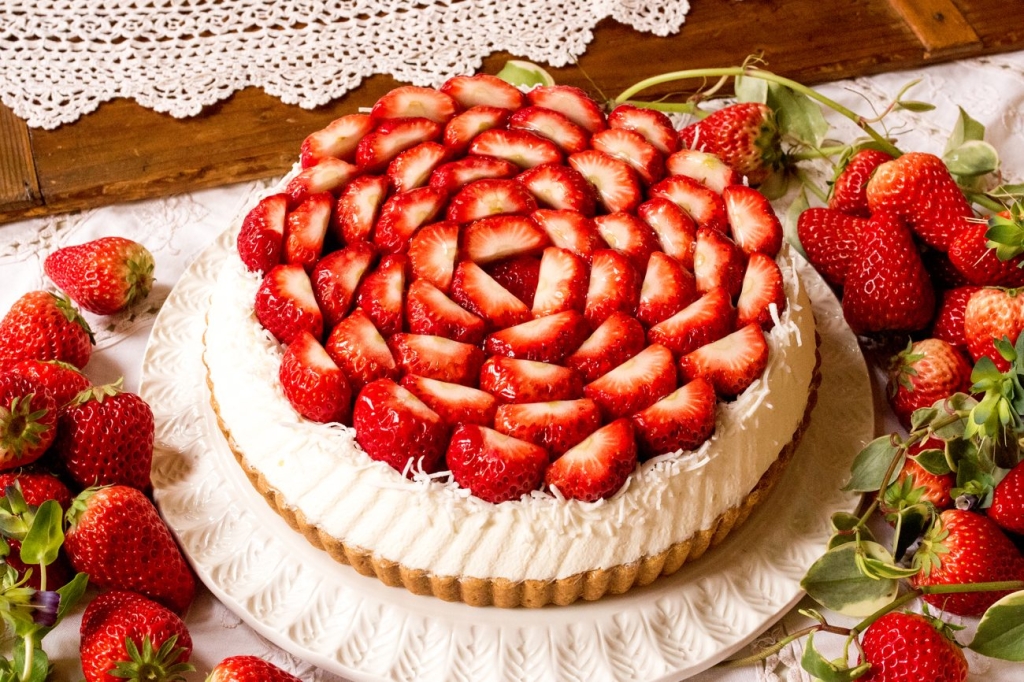 「特選 静岡県産 “紅ほっぺ”のタルト」ホール