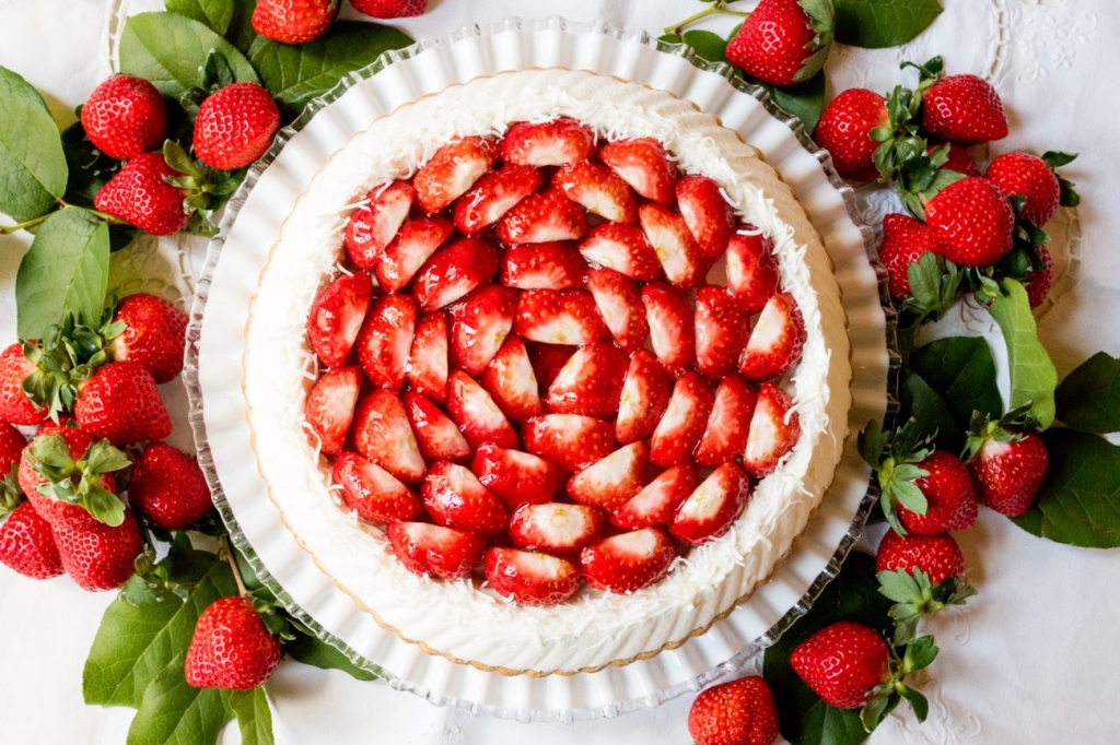 「特選 福岡県産 “あまおう”のタルト」ホール